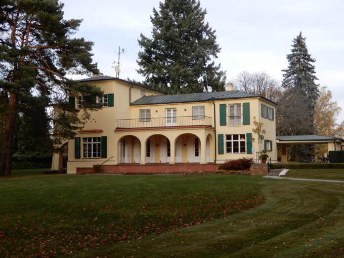 1_Benešova vila, Sezimovo Ústí