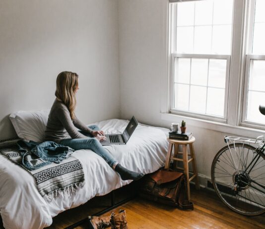 Tradiční koleje už nestačí: Studenti mění nároky a výrazně promlouvají do trhu s nájemním bydlením Foto: Pexels/Andrew Neel
